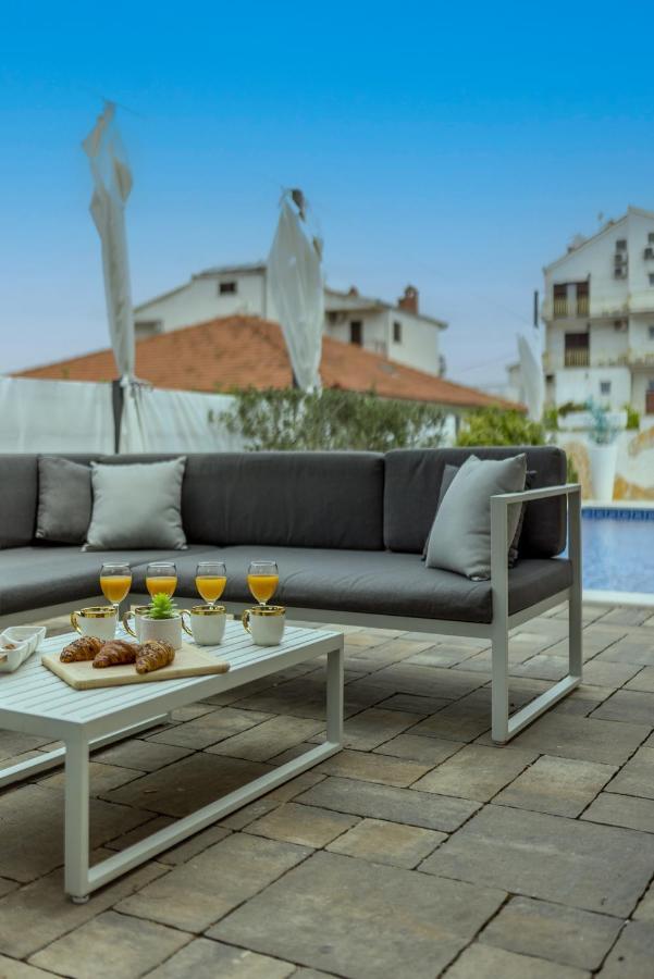 Villa Costa Blu With Pool By The Sea Trogir Dış mekan fotoğraf